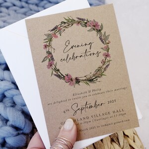 Uitnodigingen voor avondreceptie, uitnodigingen voor huwelijksavond 'Whisper Wreath Kraft'-collectie