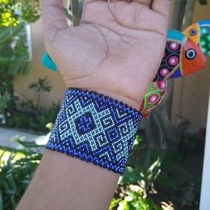 Huichol beaded bracelet blue turtle