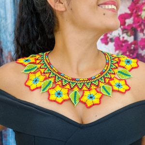 6 flower beaded Necklace