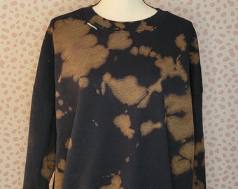 Navy Blue Distressed Super Soft Sweatshirt, Men's Size XL, Gildan Heavy Blend, Rose Gold Bumble Bee on Sleeve, Subtle Distressing Throughout