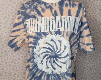 Soundgarden Swirl Tie Dye Crop Top Band Tee, Super Soft High Quality Men's Size Large