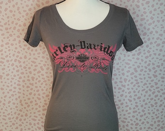 Harley Davidson Coos Bay, Oregon Women's Size Medium Tee, Scoop Neck, As West As It Gets, Gray with Pink Graphics, Back Print, Live to Ride