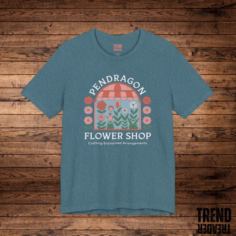 Howl's bewegliches Schloss Blumen-Shop-Shirt Studio Ghibli inspiriert T-Shirt Miyazaki Magie Blumen T-Shirt Verzauberte Garten-Shirt Sophie & Howl Geschenk Bild 5