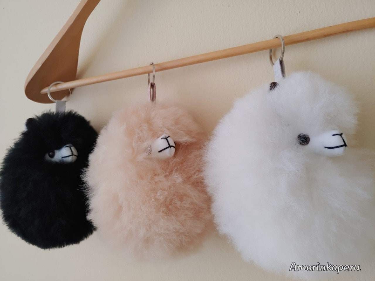 4 Stück Alpaka Kuscheltier Schlüsselanhänger – Klein, Weich, Bunt, Als Geschenk Oder Deko
