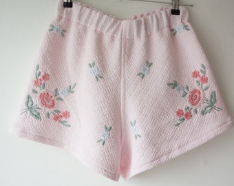 Short rose pâle avec fleurs brodées - Taille XS/S