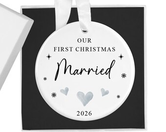 First Christmas Married 2026 Bauble, 1st Xmas Mr & Mrs Ornament Keepsake, Couples Tree Decoration Gift, Newlywed Gift