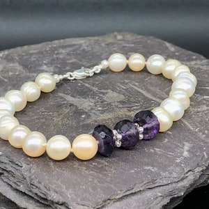 Amethyst and White Freshwater cultured pearl Bracelet