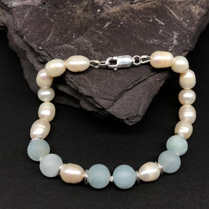 Aquamarine and White Freshwater cultured pearl Bracelet