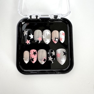 Seein Stars Press on Nails