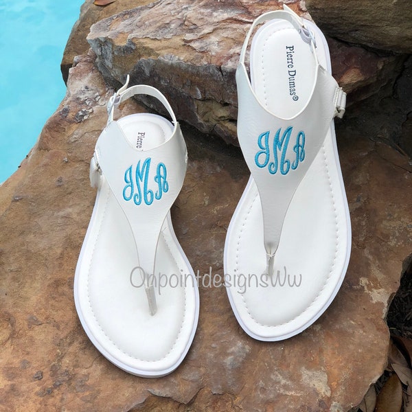 Monogrammed Sandals,WHITE Bridesmaid Flip Flops,Bride Slippers,Bridesmaid Gifts - Personalized bridal shoes, bridal flat