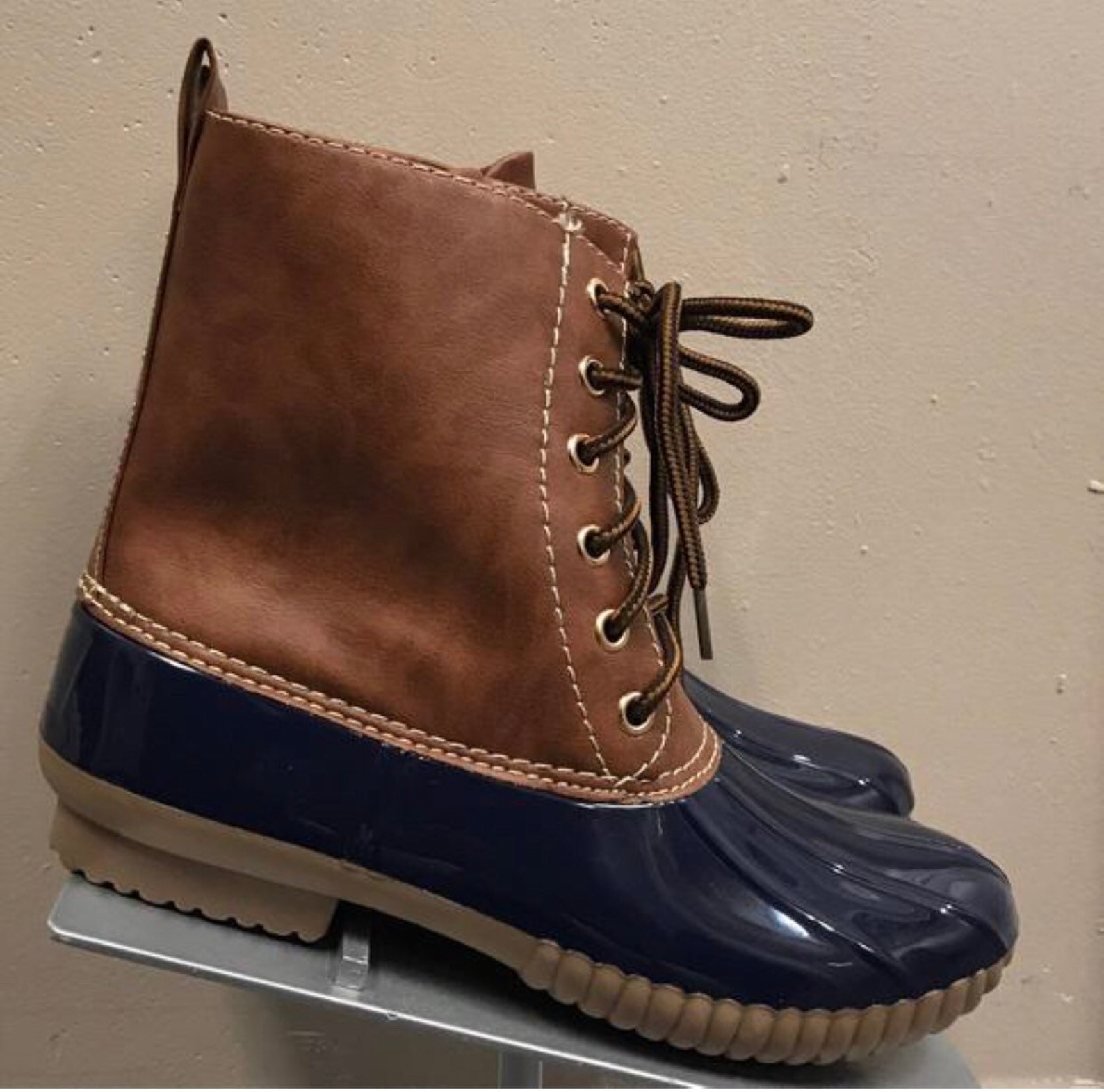 womens navy duck boots