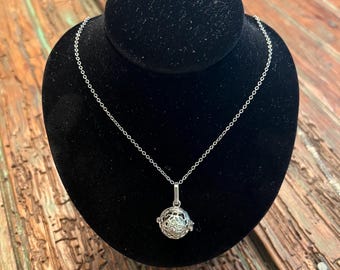 Stone Essential Oil Diffuser Necklace: Openwork Aroma Locket