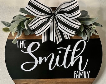 Personalized Family Last Name Sign, Front Door Hanger, Family Name Gift, Round Last Name Front Door Sign, Closing Gift, Christmas Gifts