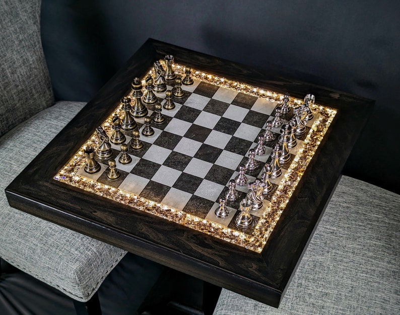 The Rook Black Chess Table Ceramic Tile LED Illuminated Resin Solid Wood Table, Handmade Artisan Chess Pedestal Game Table Bild 5