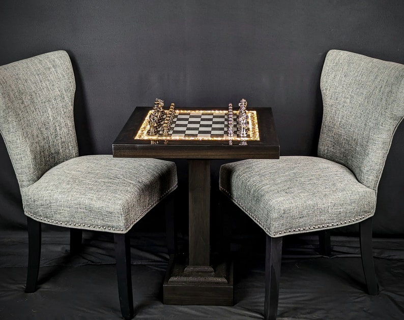 The Rook Black Chess Table Ceramic Tile LED Illuminated Resin Solid Wood Table, Handmade Artisan Chess Pedestal Game Table Bild 6