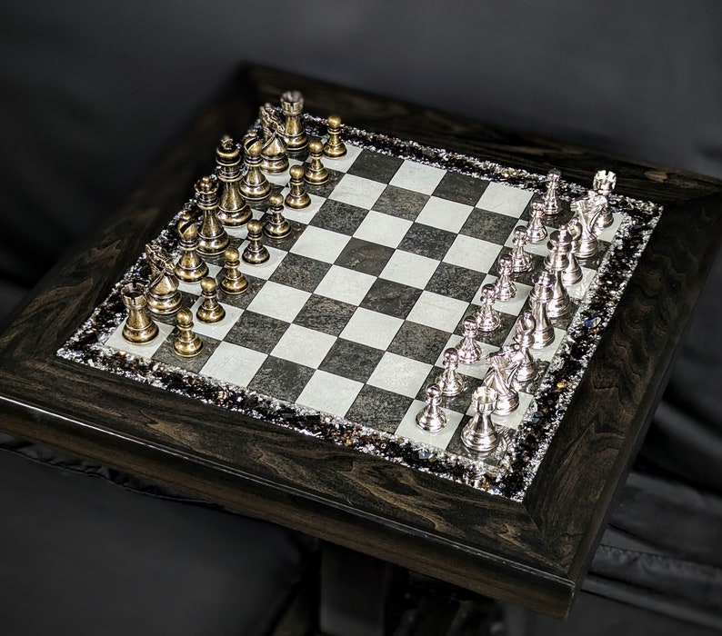 The Rook Black Chess Table Ceramic Tile LED Illuminated Resin Solid Wood Table, Handmade Artisan Chess Pedestal Game Table Bild 9