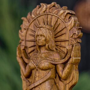 Ek Sunna-staty, nordisk hednisk gudinna-altareskulptur bild 9