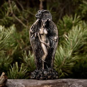 Lilith, Ishtar, Inanna, Handcrafted Wooden Statue of Goddess Lilith - Exquisite Artwork