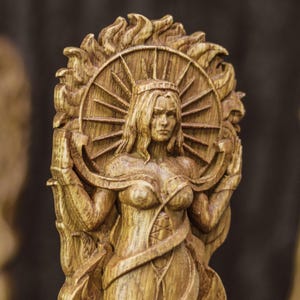 Ek Sunna-staty, nordisk hednisk gudinna-altareskulptur bild 1