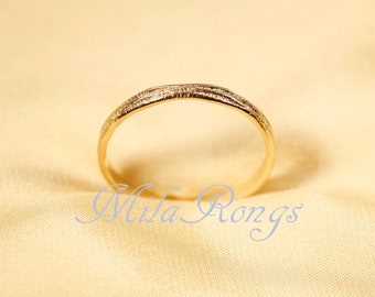 C600-84  14k Solid Gold Ring    Hammered  Ring, 2.3mm