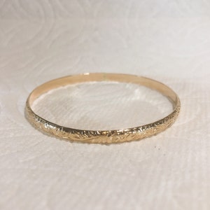 B107801 Yellow gold filled pattern bangle bracelet, 14K gold filled bangle bracelet  , Gold  bangle bracelet, handmade  bangle bracelet
