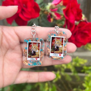 Personalisierter Foto-Schlüsselanhänger – Trockenblumen – Erinnerungsstück an ein Haustier – Handgefertigtes Andenken – Jahrestagsgeschenk, Geschenk für sie, Hochzeitsgeschenk – Für sie