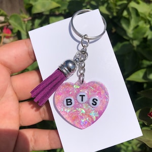 Custom Heart Keychain, Resin Heart Keychain for her,Initials, Perfect gift, Gift for Friends, Glitter keychain, Epoxy heart handmade
