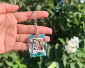Personalized Resin Photo Keychain with Lettering – Custom Picture Keychain, Handmade Anniversary Gift, Pet Memorial Keepsake, For her/him