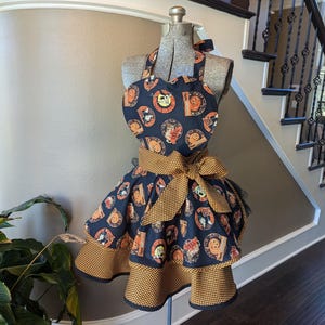 Ready to Ship.  Halloween Retro Style Witch Apron: Witches and pumpkins