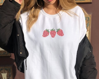 Strawberry Sweatshirt Sweater Style Graphic Cottage Core Garden Shirt Botanical Shirt Aesthetic Clothes Trendy Sweatshirt