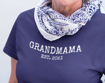 Grandmama Est 2021 Shirt, Baby Announcement Grandma T Shirt, New Grandmother Gift Shirt Unisex Short Sleeve Tee