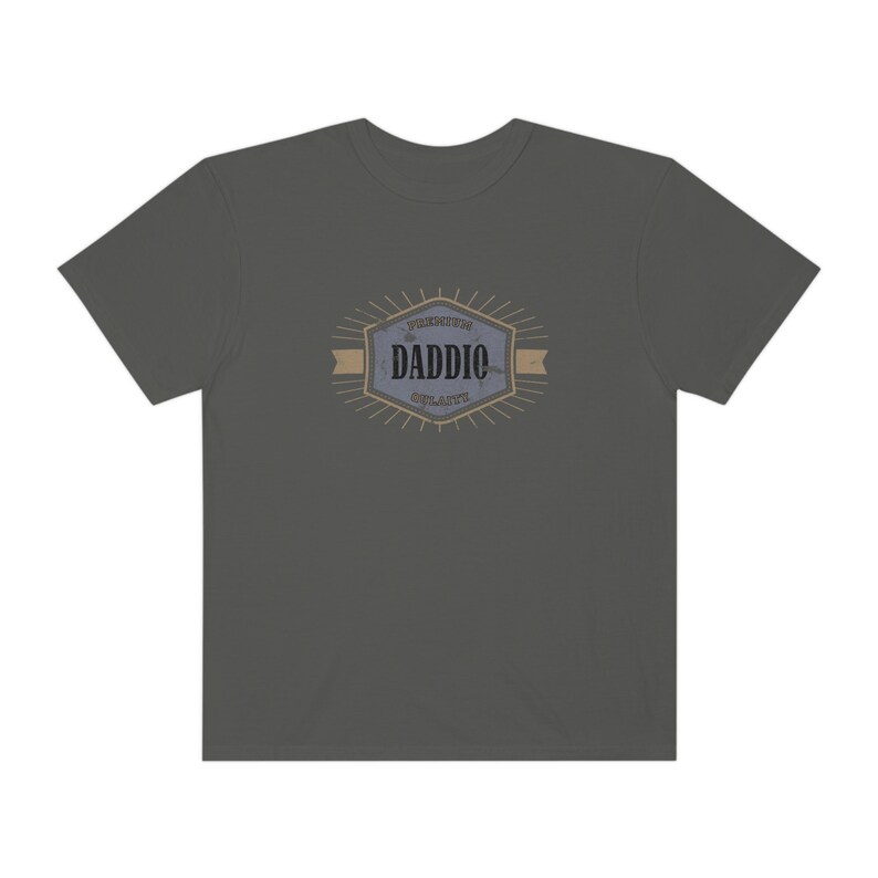 Daddio Shirt Gift Daddio New Daddio Shirt Pregnancy Reveal Grandpa Shirt From Grandkids Shirt Cool Daddio Unisex Garment-Dyed T-shirt Pepper