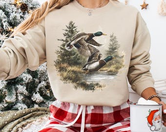 Vintage Duck Sweatshirt Retro 90s Wildlife Crewneck Mallard Graphic Country Girl Pullover Cozy Hunting Season Sweatshirt