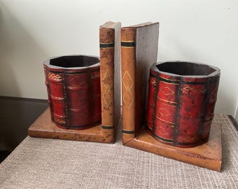 Vintage Vinyl leather look bookend Pen Holder