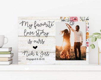 Cornice In Legno Di Noce Girevole 360° Per Foto 10x15: Con Scritta He Asked She Said Yes E Cuore, Regalo Fidanzamento