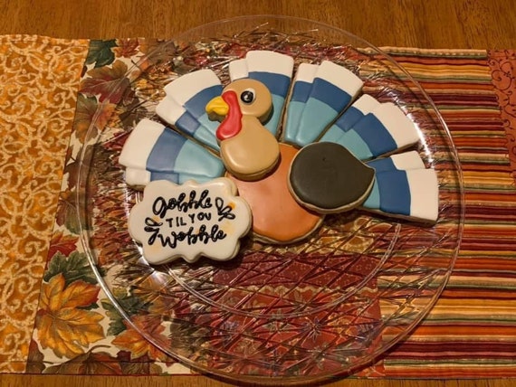 Thanksgiving Centerpiece idea: press dark brown sugar in the Nordicware 3D Turkey  cake pan, unmold it, let it dry, assemble it with frosting, optionally  decorate it as a cake! : r/recipes