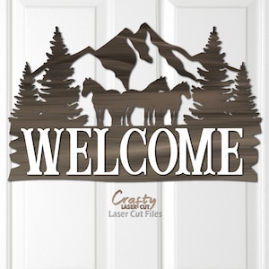Cartello di benvenuto del cavallo in formato SVG, gancio per porta del cavallo in formato SVG, file di taglio laser, cavallo in formato SVG, Mountain Svg, foresta in formato Svg, cartello per porta del cavallo, file Glowforge