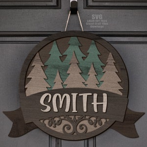 Colgador de puerta del bosque SVG - Archivos cortados con láser - Bosque SVG - Monograma SVG - Signo de bienvenida Svg - Signo de la puerta principal - Signo de madera redonda - Archivo Glowforge