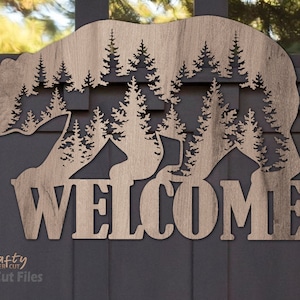 Bear Door Hanger SVG - File tagliati al laser - Bear SVG - Forest Svg - Segno di benvenuto Svg - Bear Door Sign - Cabin Decor - Glowforge Files