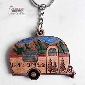 Happy Campers Llavero SVG - Camping SVG - Happy Campers SVG - Montañas Svg - Archivos cortados con láser - Glowforge Llavero Svg - Archivos Glowforge