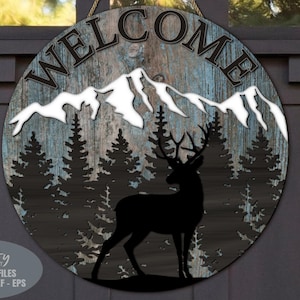 Signo de bienvenida de Buck SVG - Colgador de puerta del bosque SVG - Archivos cortados con láser - Ciervo SVG - Montañas Svg - Bosque Svg - Signo de puerta de ciervo - Archivos Glowforge