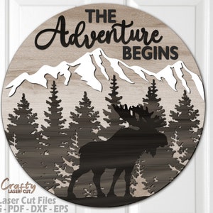 Moose Door Hanger SVG - File tagliati al laser - Moose SVG - Montagne Svg - Cartello di benvenuto nella foresta Svg - Cartello porta Moose - Avventura - File Glowforge
