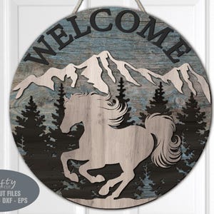 Accroche-porte cheval SVG - signe de bienvenue SVG - fichiers découpés au Laser - montagnes SVG - cheval sauvage - cheval de course - cheval signe Svg - fichiers Glowforge