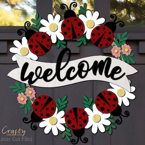 Coccinella porta appendiabiti SVG file tagliati al laser - coccinella SVG - Daisy SVG - ghirlanda floreale in formato Svg - cartello di benvenuto Svg - cartello della porta d'ingresso - file Glowforge