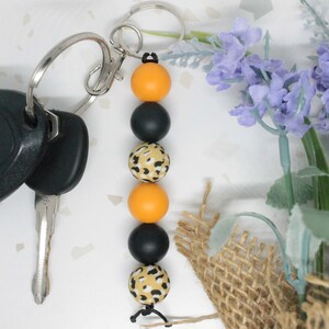 Black Cheetah Print Silicone Beaded Keychain, Cheetah Keychain, Beaded Keychain, Gifts for Her, Gifts for Mom, Car Keychain, Cheetah Print