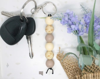 Llavero con cuentas de silicona de margaritas boho, llavero floral, llavero de flores, llavero de planta, regalos de llavero, llaveros para mujeres, regalos para ella