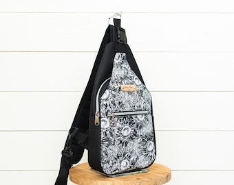 Cute Botanical Wildflower Aesthetic Cross Body Sling Bag  display picture 1