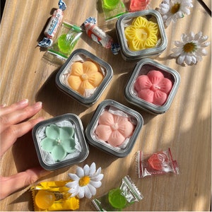 Individual Mini Pastel Mooncake Candle (in tin)