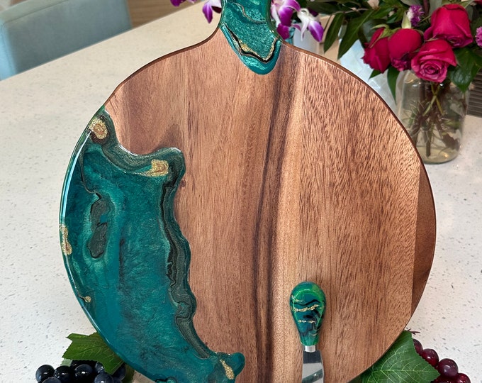 Scalloped Pink Rectangular Resin Cheese Board