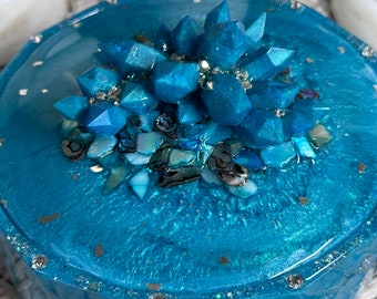 Handcrafted Resin Trinket Box: Abalone & Seashell Decor
